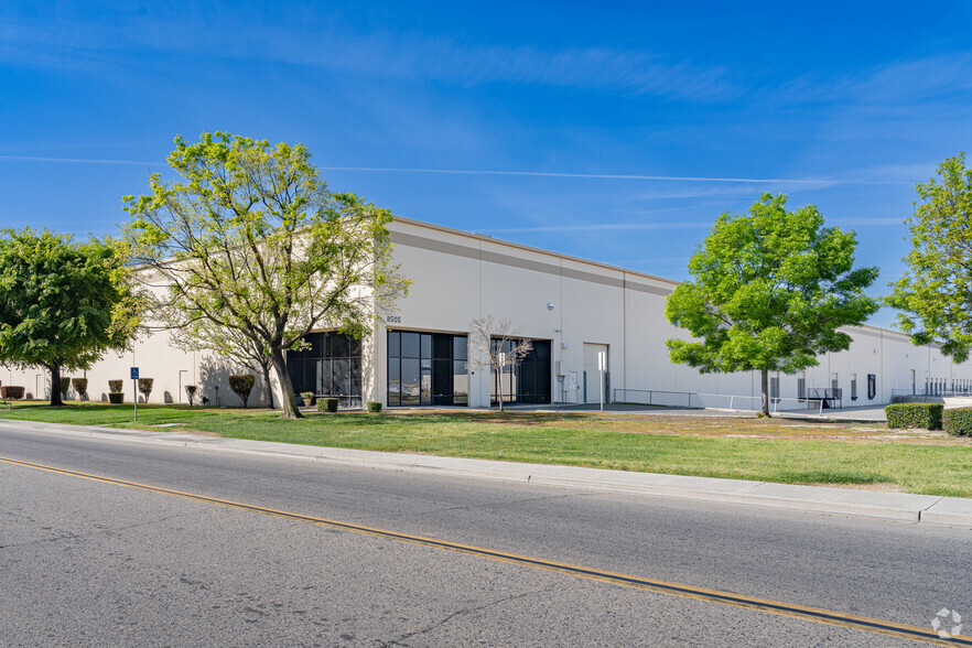 Primary Photo Of 8505 W Doe Ave, Visalia Distribution For Lease