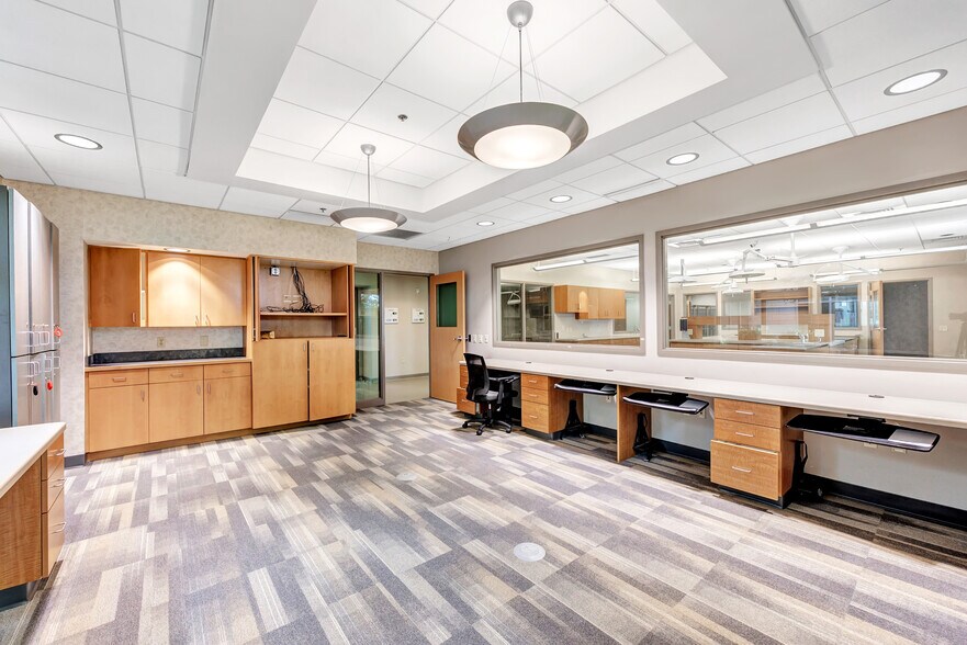 More Photos Of 2141 Lime Kiln Rd, Green Bay Medical For Sale
