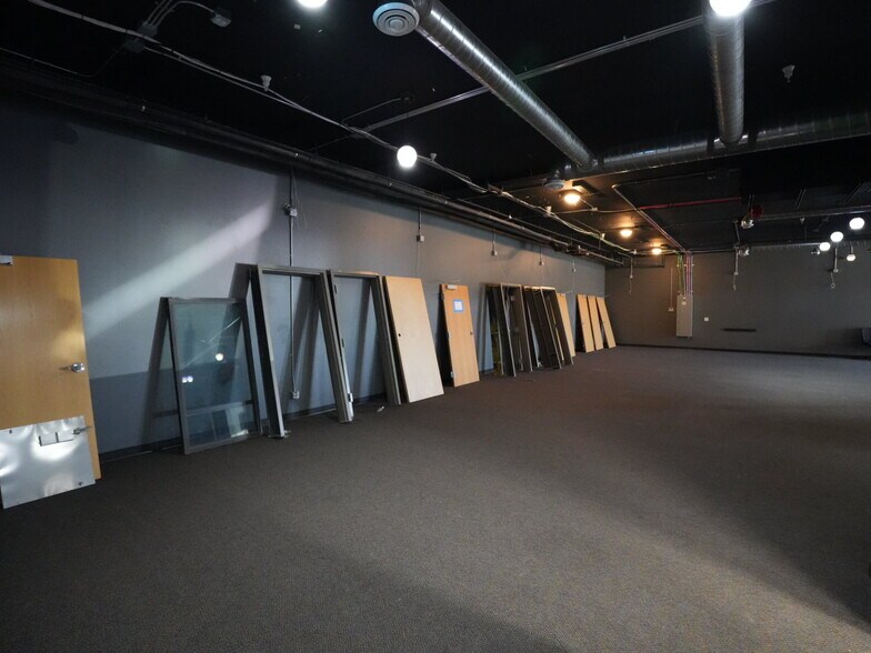 More Photos Of 3210 27th St W, Williston Office For Lease