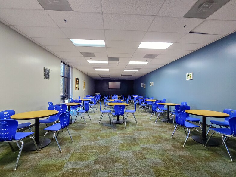 More Photos Of 2810 S US Highway 1, Fort Pierce General Retail For Sale