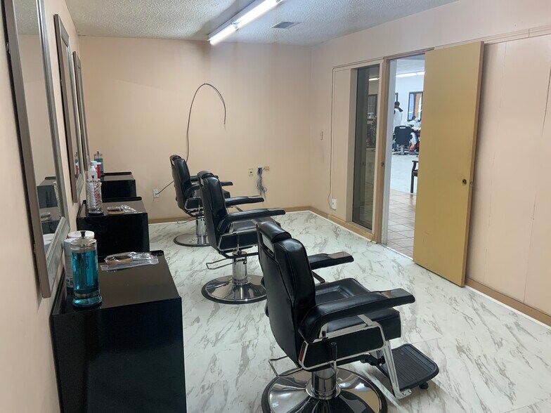 More Photos Of 4566 Elvis Presley Blvd, Memphis Freestanding For Sale