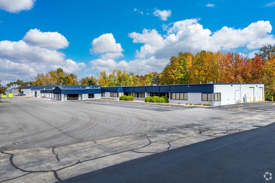 More Photos Of 2390 Industrial Dr, Neenah Warehouse For Lease