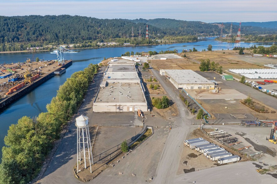 More Photos Of 9930 N Burgard Way, Portland Warehouse For Sale