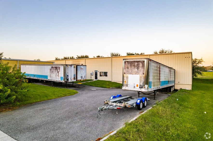 More Photos Of 900 Armstrong Blvd, Kissimmee Warehouse For Lease