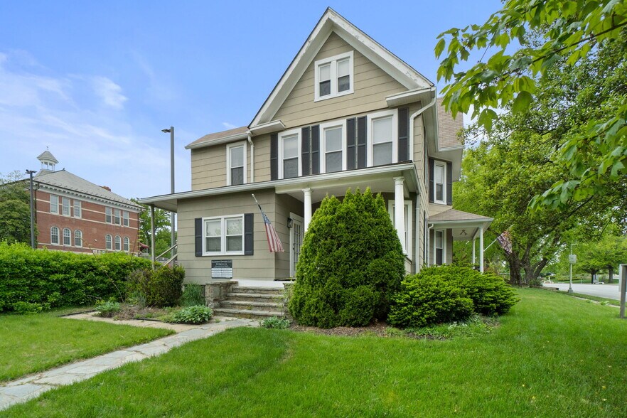 More Photos Of 300 Allegheny Ave, Towson Office For Sale