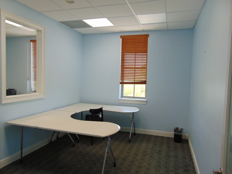 More Photos Of 909 SE 5th Ave, Delray Beach Office For Lease