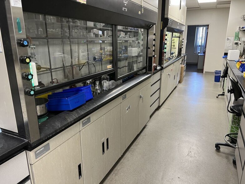 More Photos Of 21 Business Park Dr, Branford Research And Development For Lease