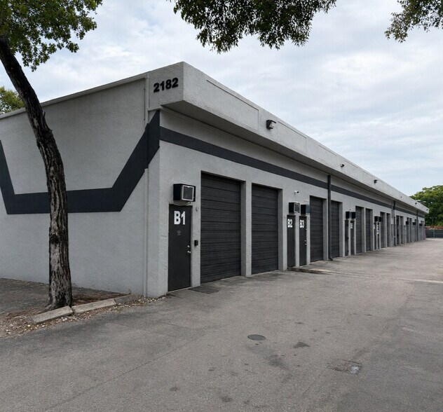 Primary Photo Of 2180 NW 18th Ave, Pompano Beach Warehouse For Lease