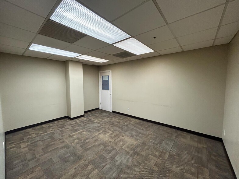 More Photos Of 2951 Pennsylvania Ave, Ogden Manufacturing For Lease
