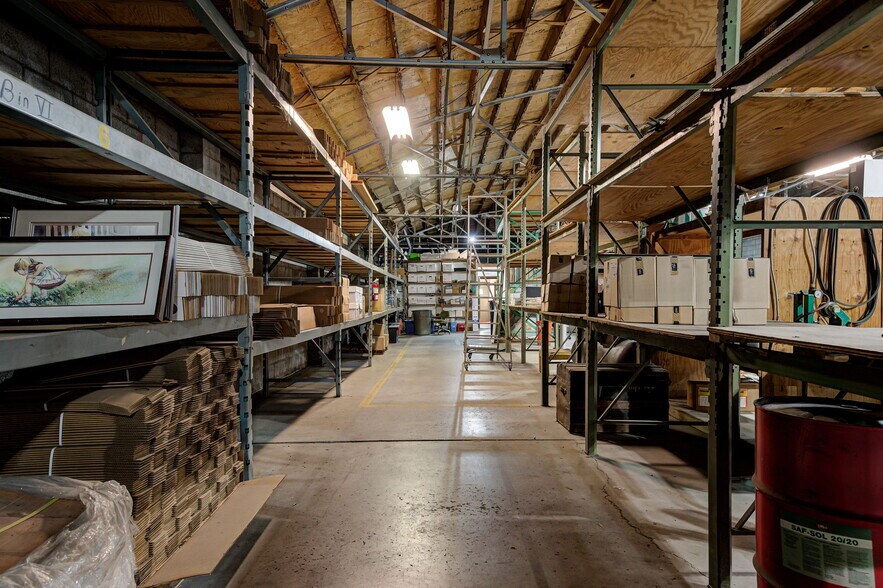 More Photos Of 515 Kings of Leon Ln, Oklahoma City Manufacturing For Sale