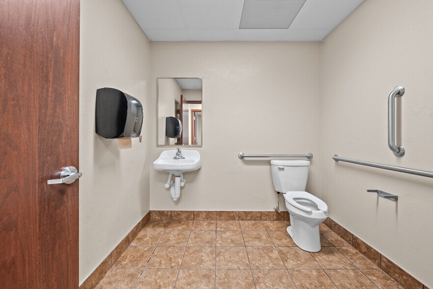 More Photos Of 1129 W Fond Du Lac St, Ripon Storefront For Sale