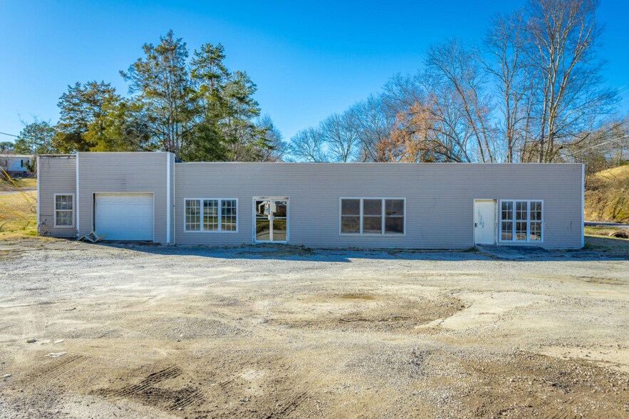 Primary Photo Of 9439 Hixson Pike, Soddy Daisy Convenience Store For Sale