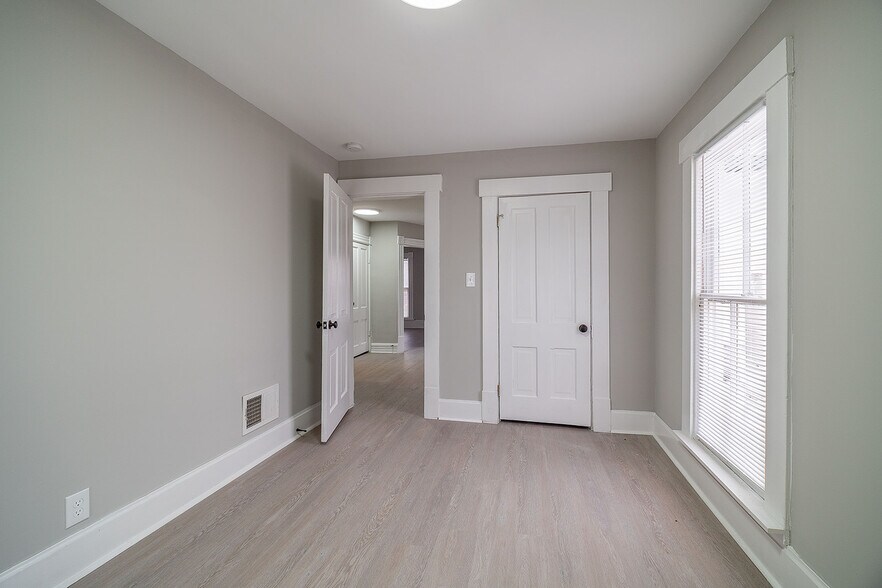 More Photos Of 16-20 W Park St, Westerville Apartments For Sale