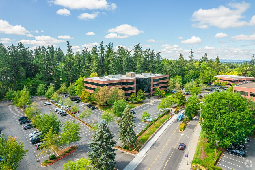 More Photos Of 5005 Meadows Rd, Lake Oswego Office For Lease