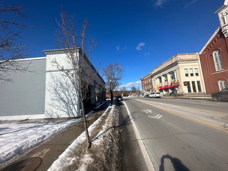 More Photos Of 21 Main St, Rochester Storefront Retail Residential For Lease