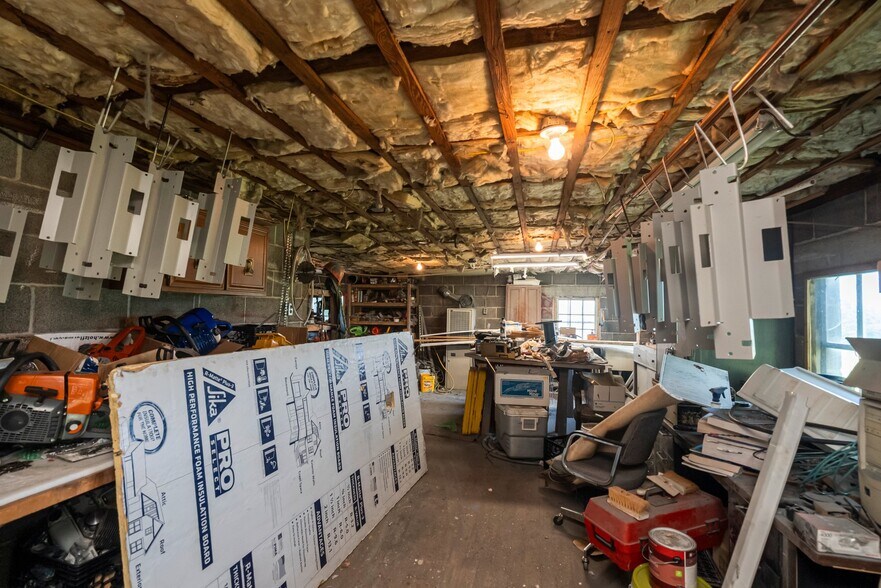 More Photos Of 1112 W Bridge St, Spring City Warehouse For Sale