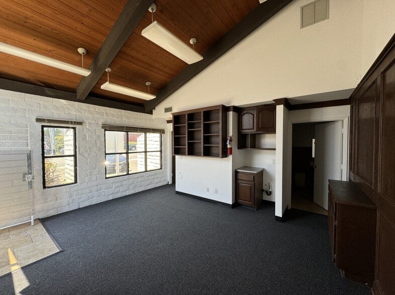 More Photos Of 1944 Commercial St, Escondido Industrial For Lease