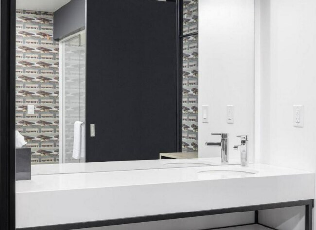 More Photos Of 13111 Highland Park Blvd, Oklahoma City Hotel For Sale