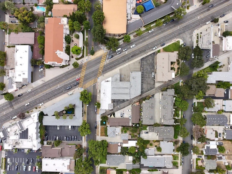 More Photos Of 2101 W Olive Ave, Burbank Warehouse For Sale