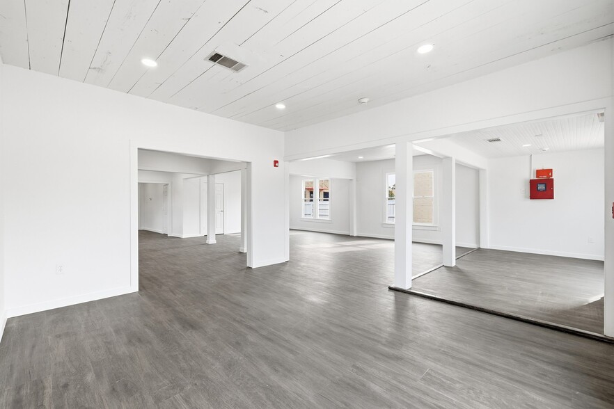 More Photos Of 516 N Locust St, Denton Daycare Center For Lease