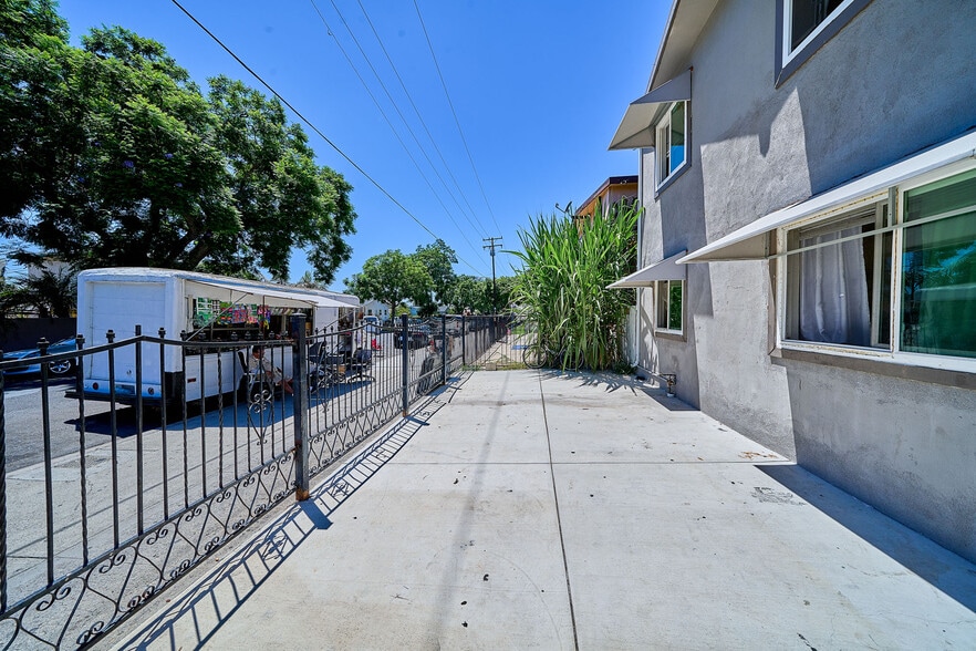 More Photos Of 2001 W Myrtle St, Santa Ana Apartments For Sale