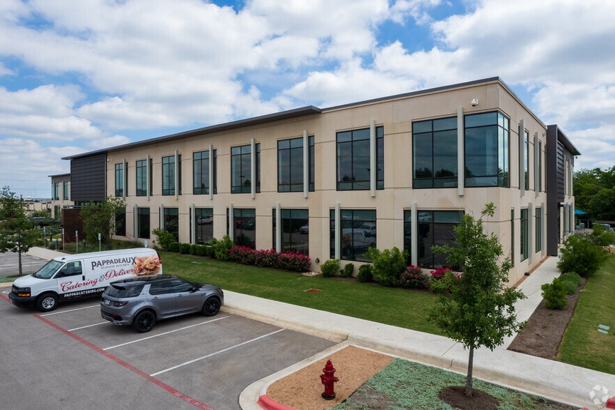 More Photos Of 801 E Old Settlers Blvd, Round Rock Office For Lease