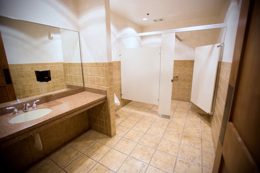 More Photos Of 10521 Jeffreys St, Henderson Medical For Lease