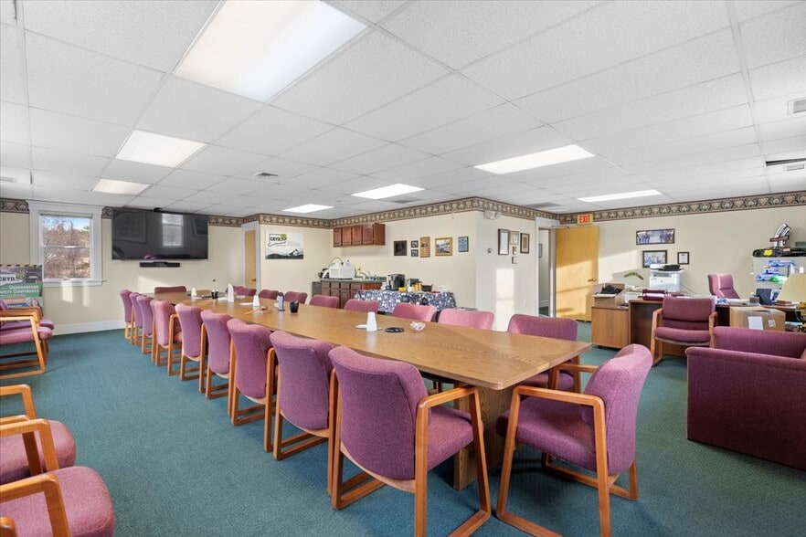 More Photos Of 2040 Whitney Ave, Hamden Office For Lease