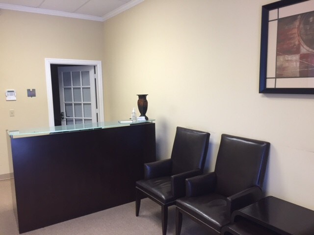 More Photos Of 9405 Huffmeister Rd, Houston Storefront Retail Office For Lease