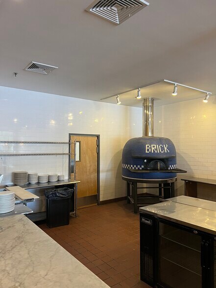 More Photos Of 221 Huttleston Ave, Fairhaven Unknown For Lease