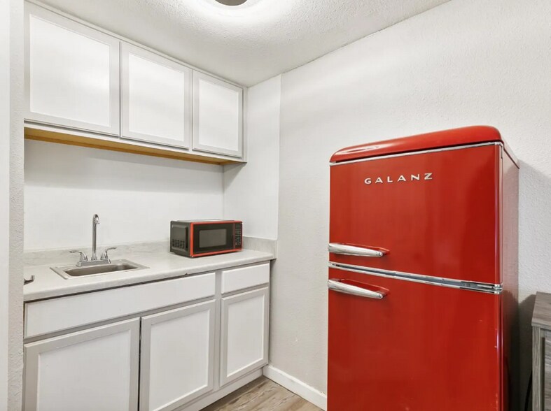 More Photos Of 2150 Victorian Ave, Sparks Apartments For Sale