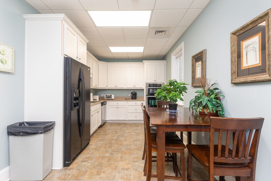 More Photos Of 3015 Dunes West Blvd, Mount Pleasant Office For Lease