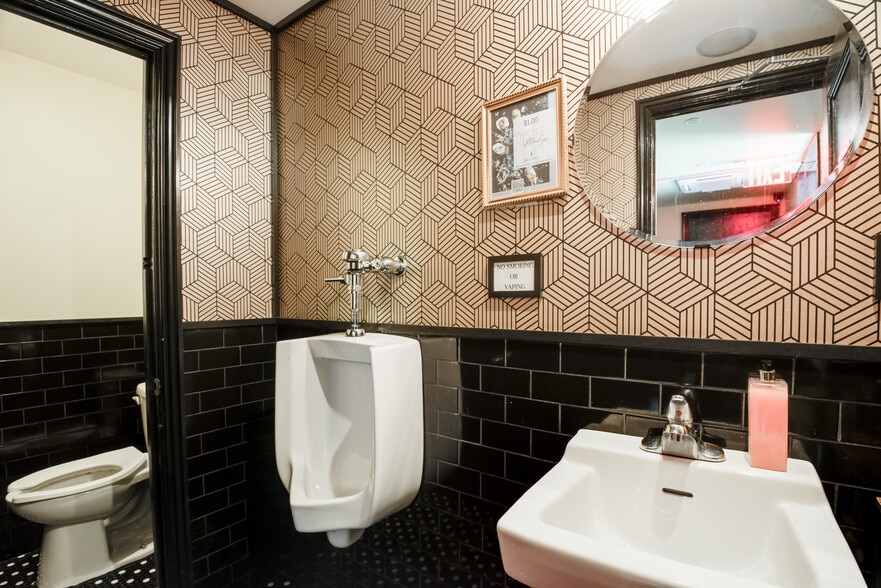 More Photos Of 65 N 7th St, Brooklyn Warehouse For Sale
