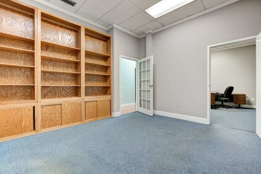 More Photos Of 1820 3rd Ave N, Bessemer Office For Sale