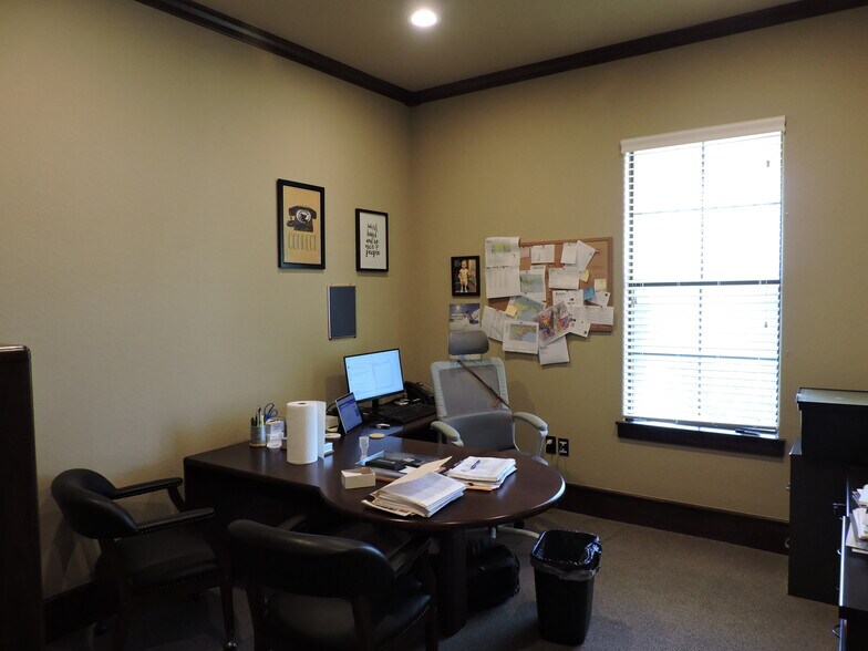 More Photos Of 12516 Cutten Rd, Houston Medical For Lease