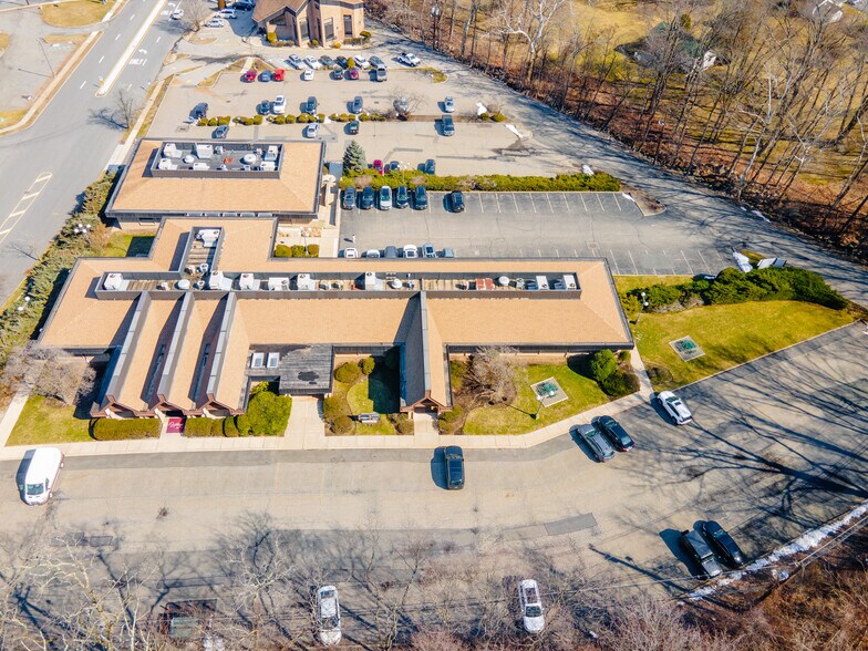 More Photos Of 9 Post Rd, Oakland Medical For Lease