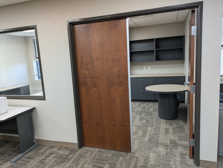 More Photos Of 1835 W Chandler Blvd, Chandler Office For Lease