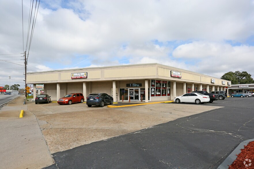 Primary Photo Of 2027-2035 N Ashley St, Valdosta Storefront Retail Office For Lease