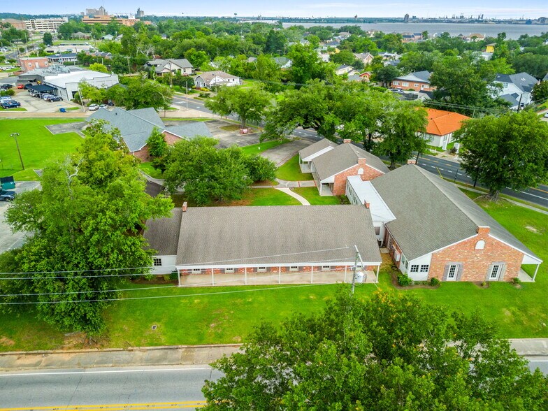 More Photos Of 1628 Ryan St, Lake Charles Office For Lease