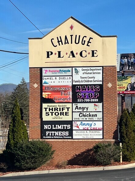 More Photos Of 1620 Highway 76 W, Hiawassee Office For Lease