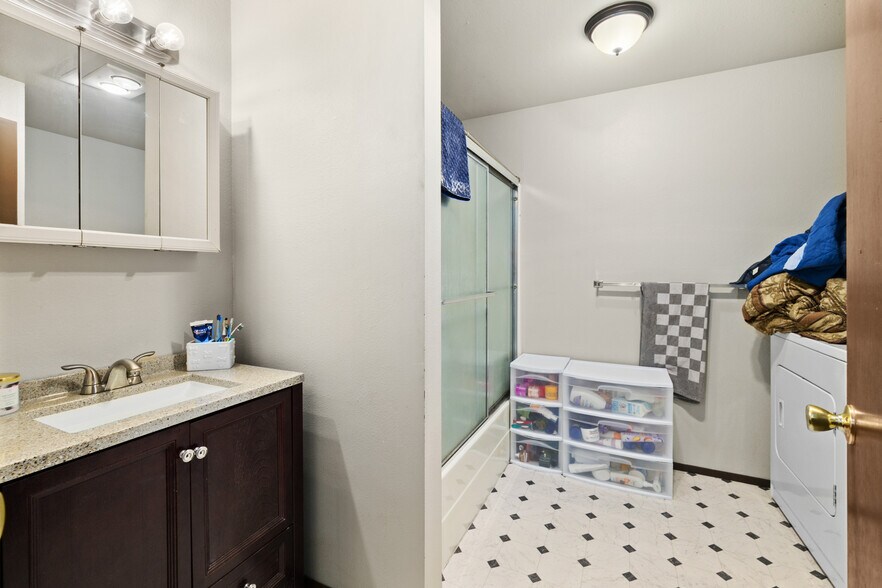 More Photos Of 429 37th St SE, Auburn Apartments For Sale