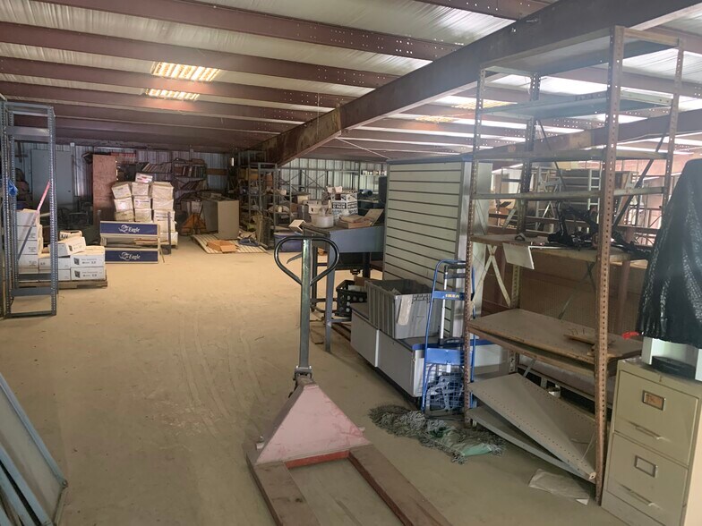 More Photos Of 18700 US Highway 59, New Caney Warehouse For Lease