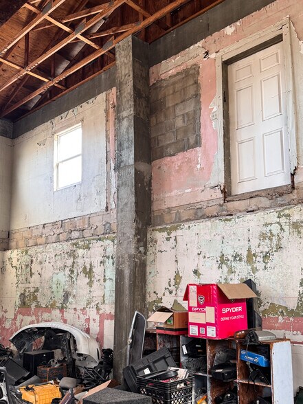 More Photos Of 701 W King St, Cocoa Warehouse For Sale