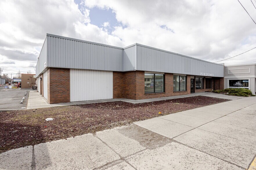 More Photos Of 999 NE 2nd St, Bend Freestanding For Lease