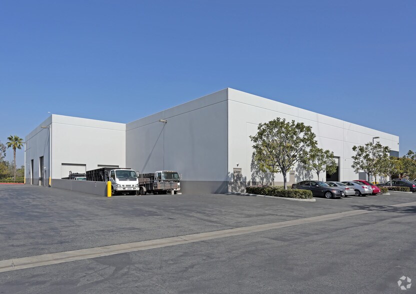 More Photos Of 2004 McGaw Ave, Irvine Flex For Lease