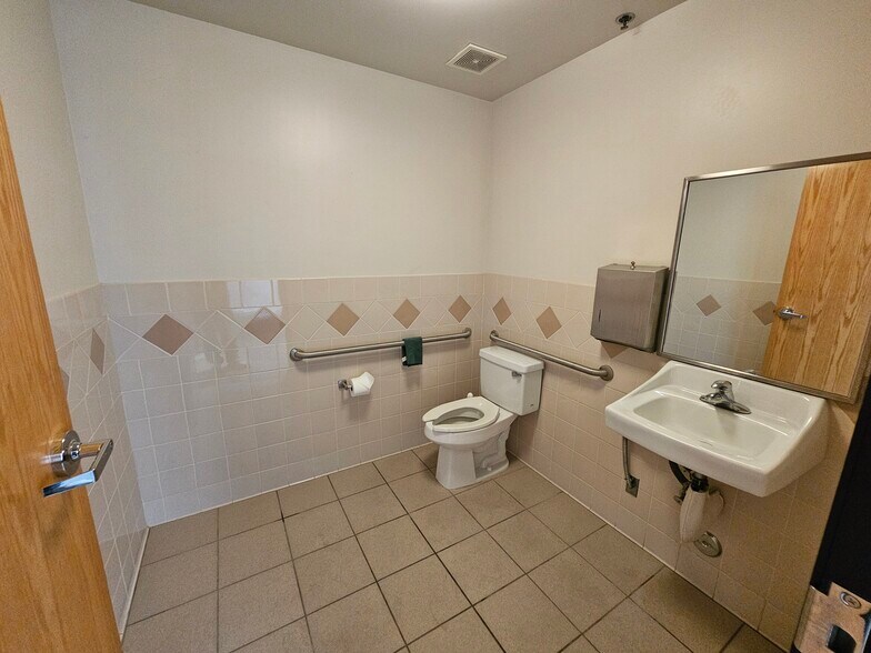 More Photos Of 74000 Dinah Shore Dr, Palm Desert Warehouse For Sale