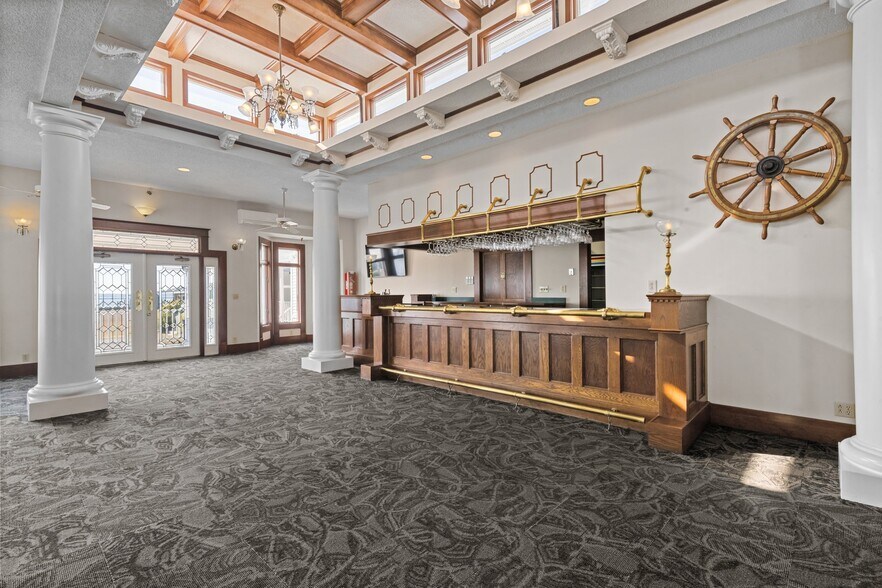 More Photos Of 738 E Main St, Belhaven Hotel For Sale