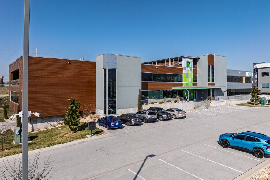 Primary Photo Of 1850 S Blackman Rd, Springfield Office For Lease