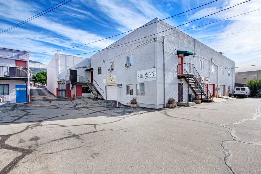 More Photos Of 3130-3136 1/2 Foothill Blvd, La Crescenta Storefront Retail Office For Sale