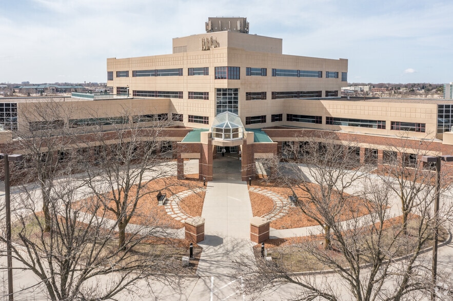 More Photos Of 6000 University Ave, West Des Moines Office For Sale